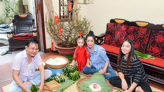 Gia đình Trịnh Kim Chi quây...