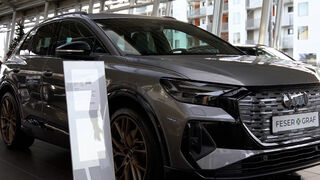Review 2022 Audi Q4 e-tron EDITION...